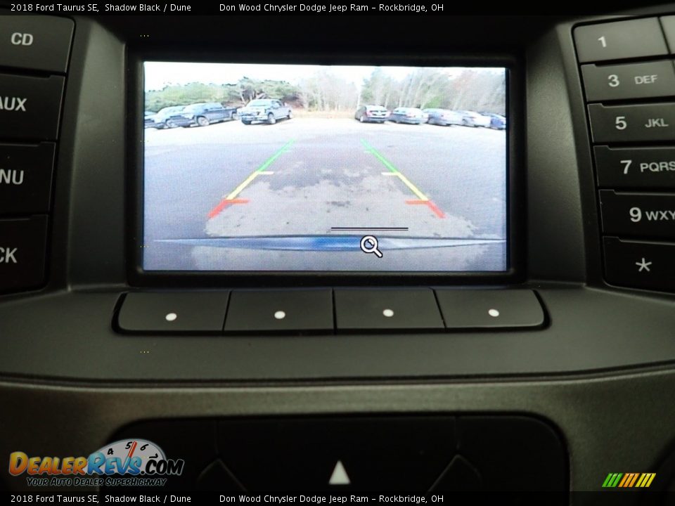 2018 Ford Taurus SE Shadow Black / Dune Photo #2