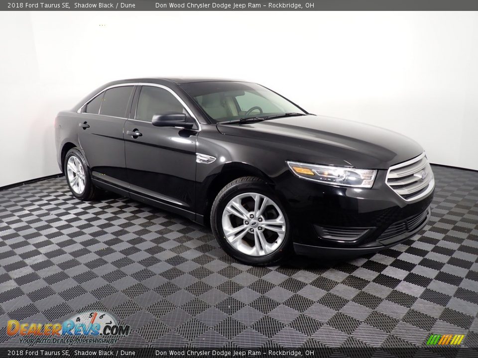 2018 Ford Taurus SE Shadow Black / Dune Photo #3