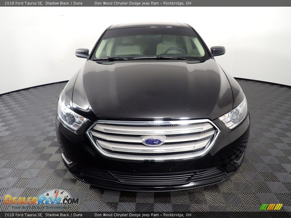 2018 Ford Taurus SE Shadow Black / Dune Photo #5