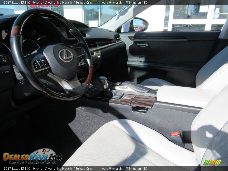 Stratus Gray Interior - 2017 Lexus ES 300h Hybrid Photo #9