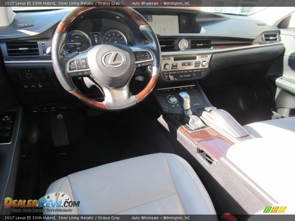 Stratus Gray Interior - 2017 Lexus ES 300h Hybrid Photo #14