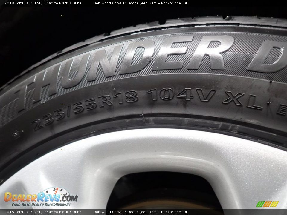 2018 Ford Taurus SE Shadow Black / Dune Photo #17