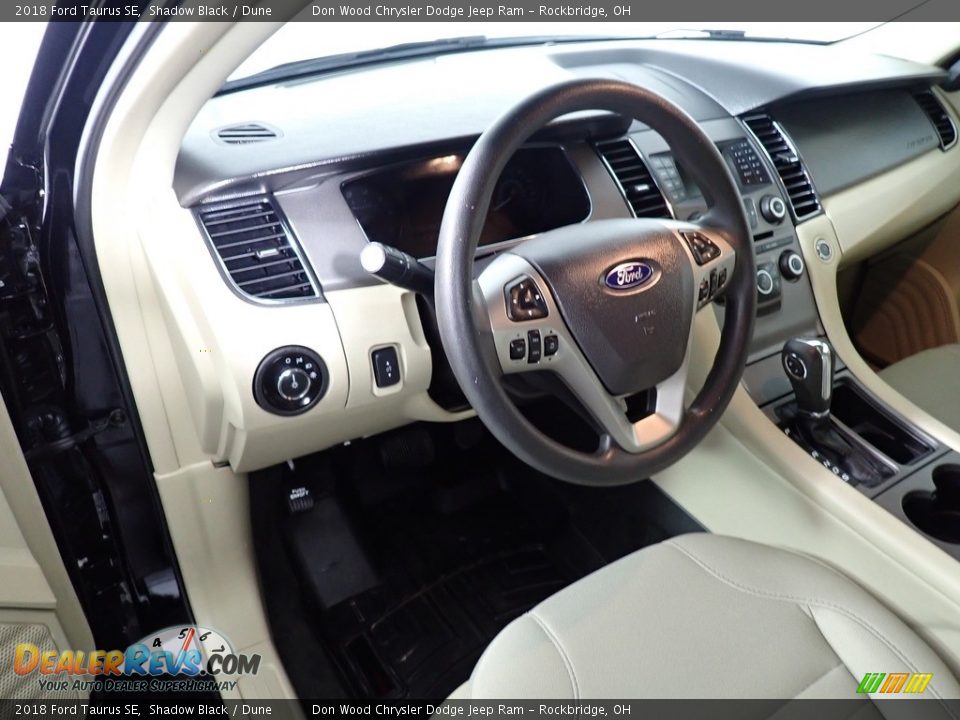 2018 Ford Taurus SE Shadow Black / Dune Photo #22