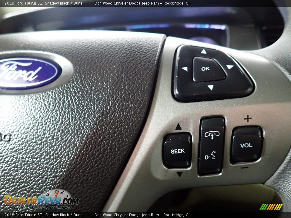 2018 Ford Taurus SE Shadow Black / Dune Photo #36