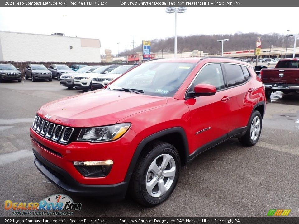 Front 3/4 View of 2021 Jeep Compass Latitude 4x4 Photo #1