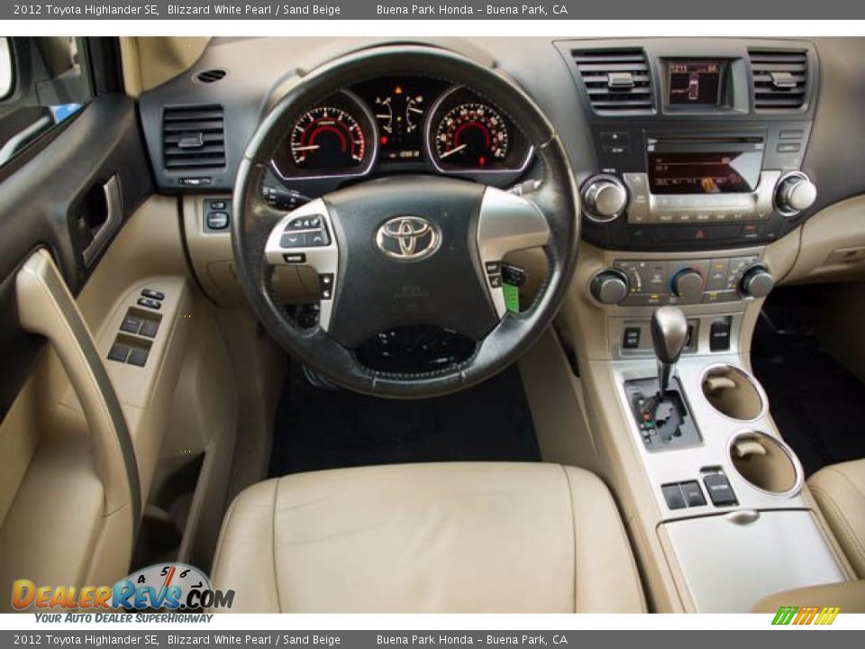 2012 Toyota Highlander SE Blizzard White Pearl / Sand Beige Photo #5