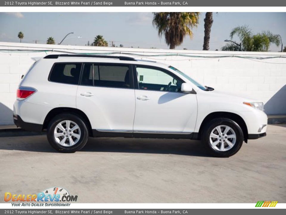 2012 Toyota Highlander SE Blizzard White Pearl / Sand Beige Photo #12