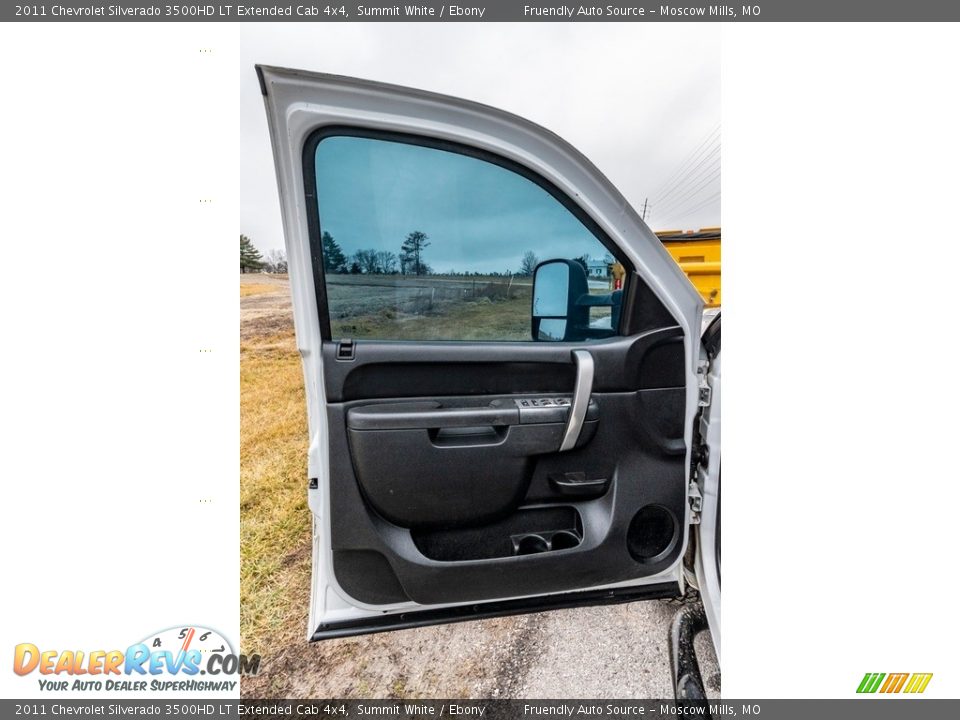 Door Panel of 2011 Chevrolet Silverado 3500HD LT Extended Cab 4x4 Photo #21