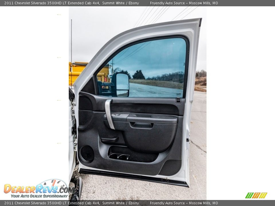 Door Panel of 2011 Chevrolet Silverado 3500HD LT Extended Cab 4x4 Photo #29