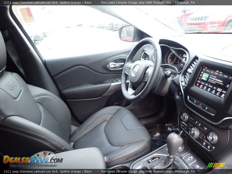 2021 Jeep Cherokee Latitude Lux 4x4 Spitfire Orange / Black Photo #10