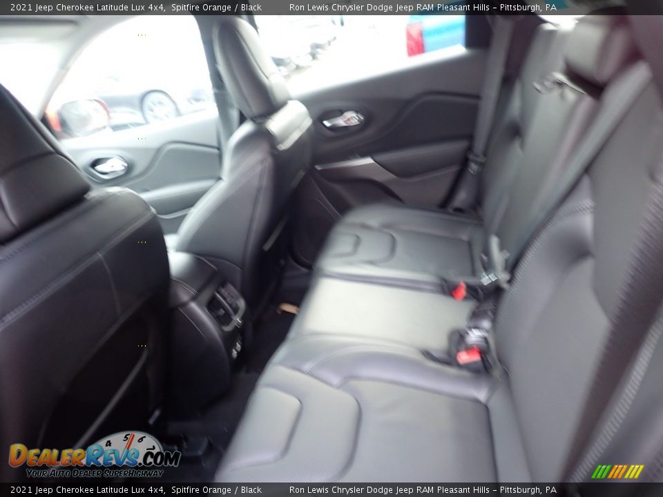 2021 Jeep Cherokee Latitude Lux 4x4 Spitfire Orange / Black Photo #11