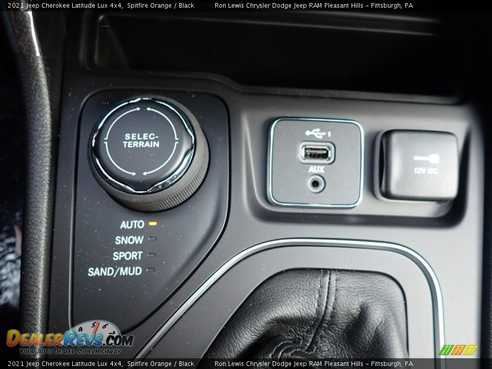 2021 Jeep Cherokee Latitude Lux 4x4 Spitfire Orange / Black Photo #19