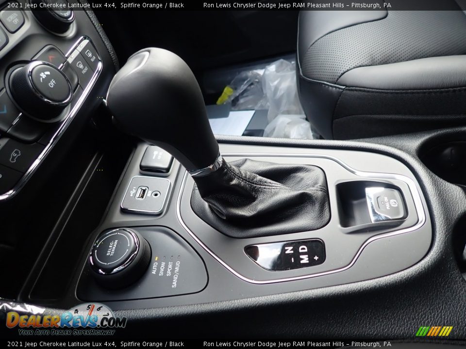 2021 Jeep Cherokee Latitude Lux 4x4 Spitfire Orange / Black Photo #20