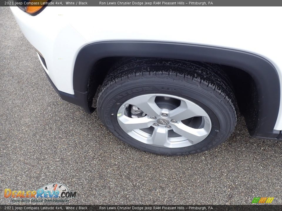 2021 Jeep Compass Latitude 4x4 White / Black Photo #2