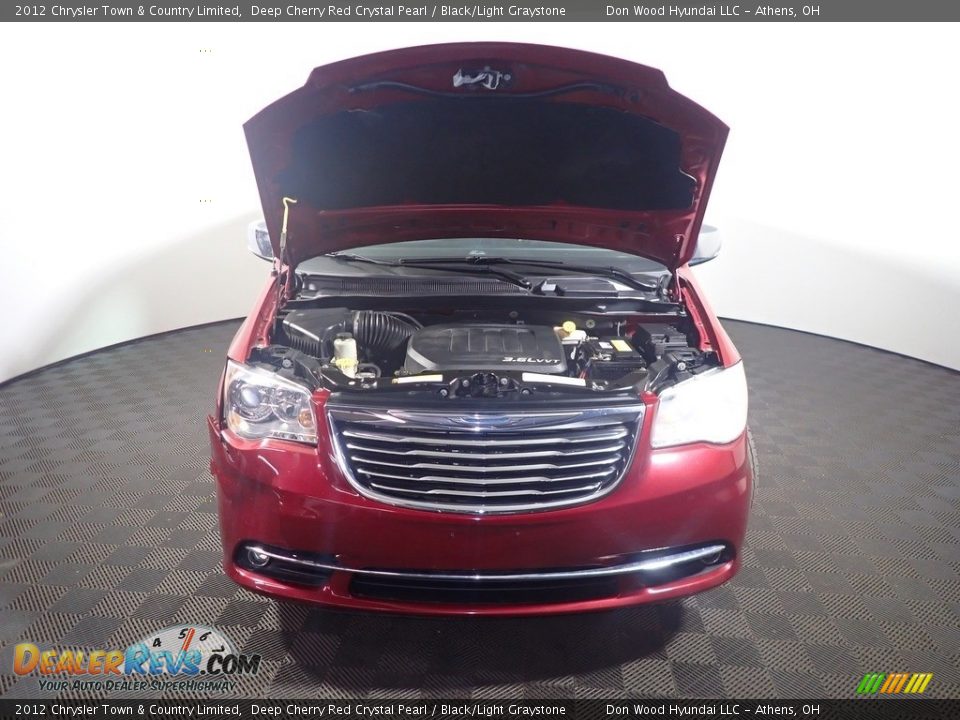 2012 Chrysler Town & Country Limited Deep Cherry Red Crystal Pearl / Black/Light Graystone Photo #10