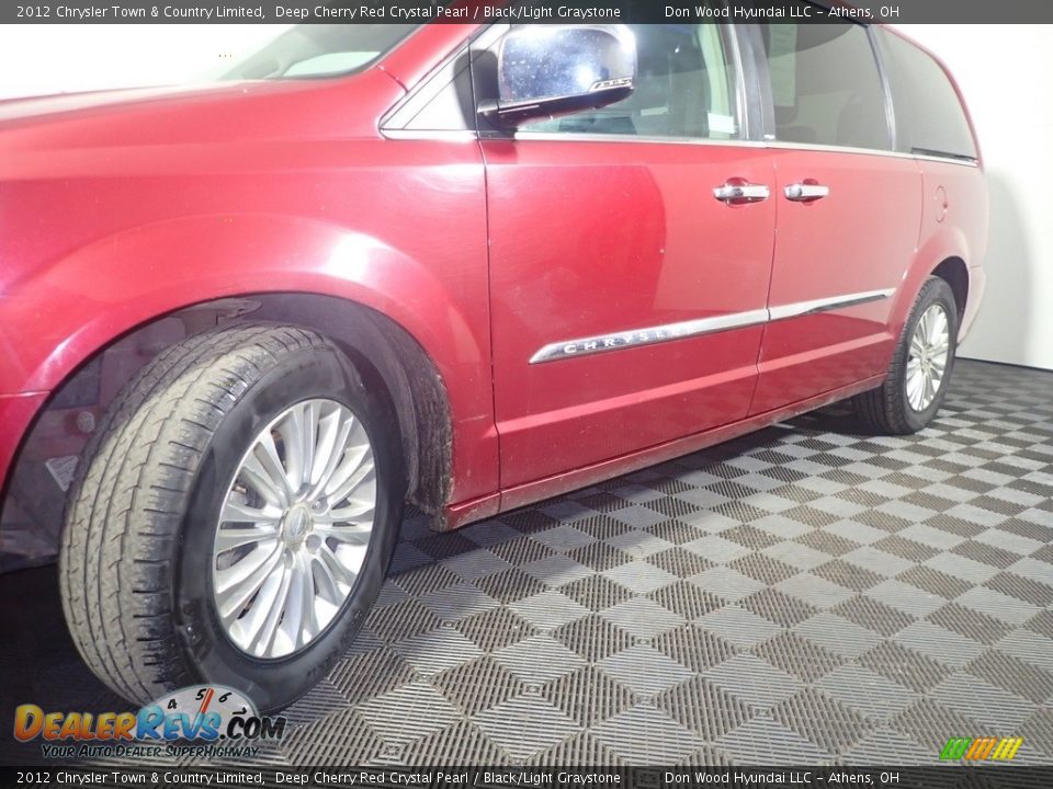 2012 Chrysler Town & Country Limited Deep Cherry Red Crystal Pearl / Black/Light Graystone Photo #14
