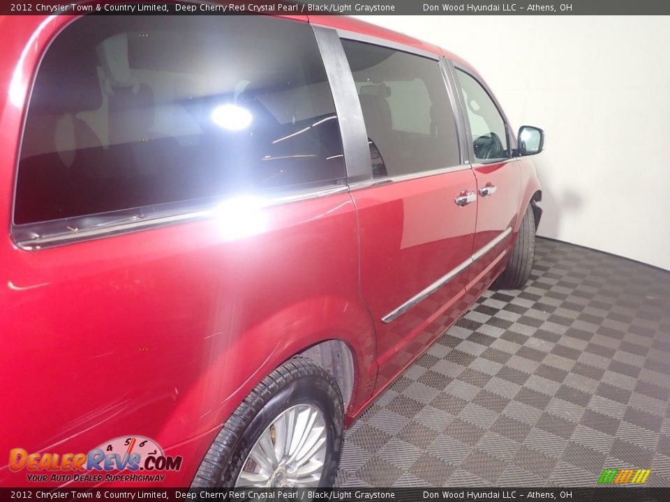 2012 Chrysler Town & Country Limited Deep Cherry Red Crystal Pearl / Black/Light Graystone Photo #24