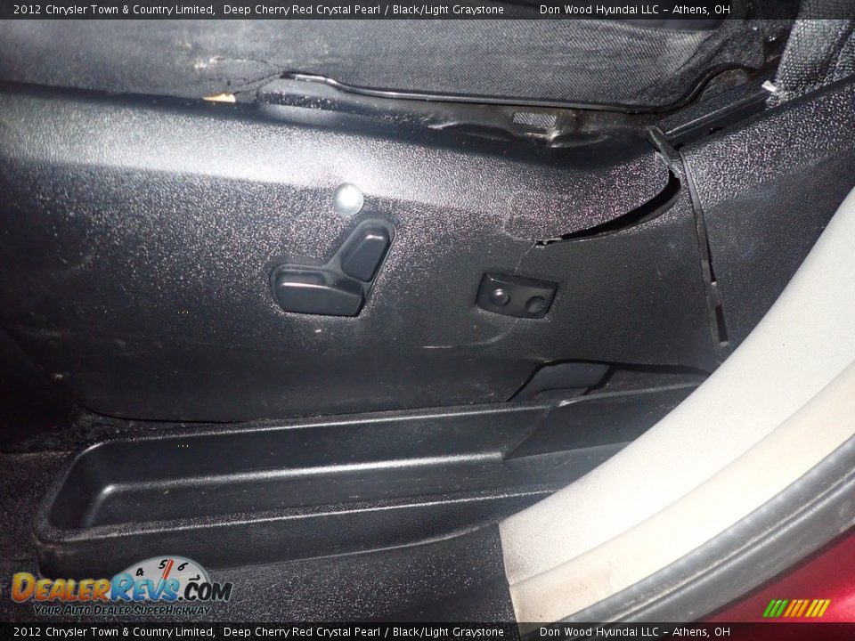 2012 Chrysler Town & Country Limited Deep Cherry Red Crystal Pearl / Black/Light Graystone Photo #28