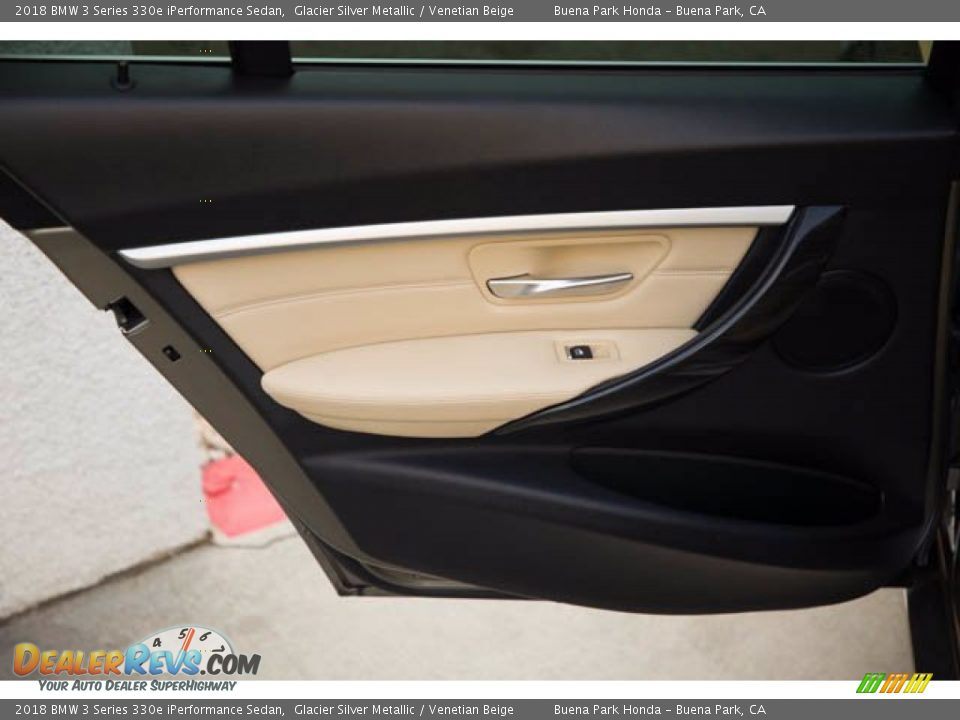 2018 BMW 3 Series 330e iPerformance Sedan Glacier Silver Metallic / Venetian Beige Photo #31