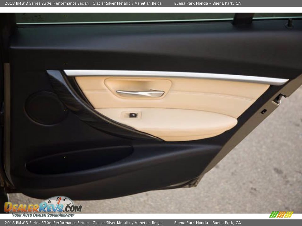 2018 BMW 3 Series 330e iPerformance Sedan Glacier Silver Metallic / Venetian Beige Photo #32
