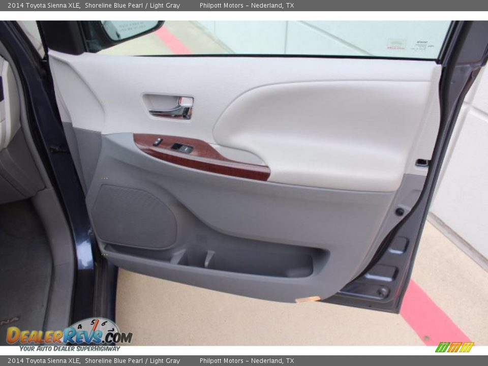 2014 Toyota Sienna XLE Shoreline Blue Pearl / Light Gray Photo #26