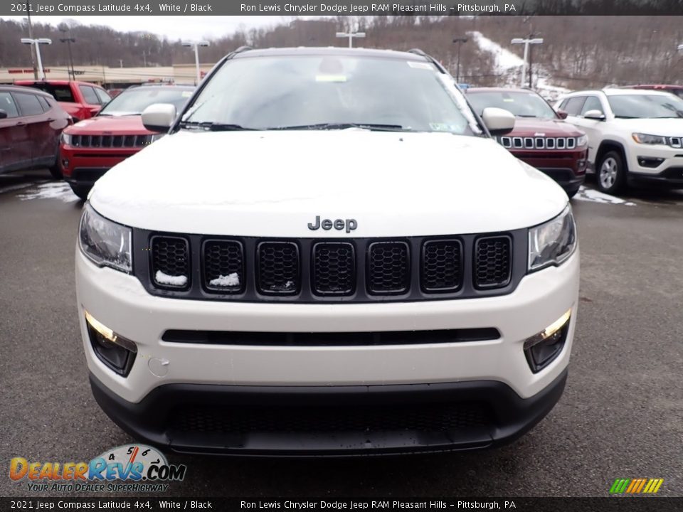 2021 Jeep Compass Latitude 4x4 White / Black Photo #2