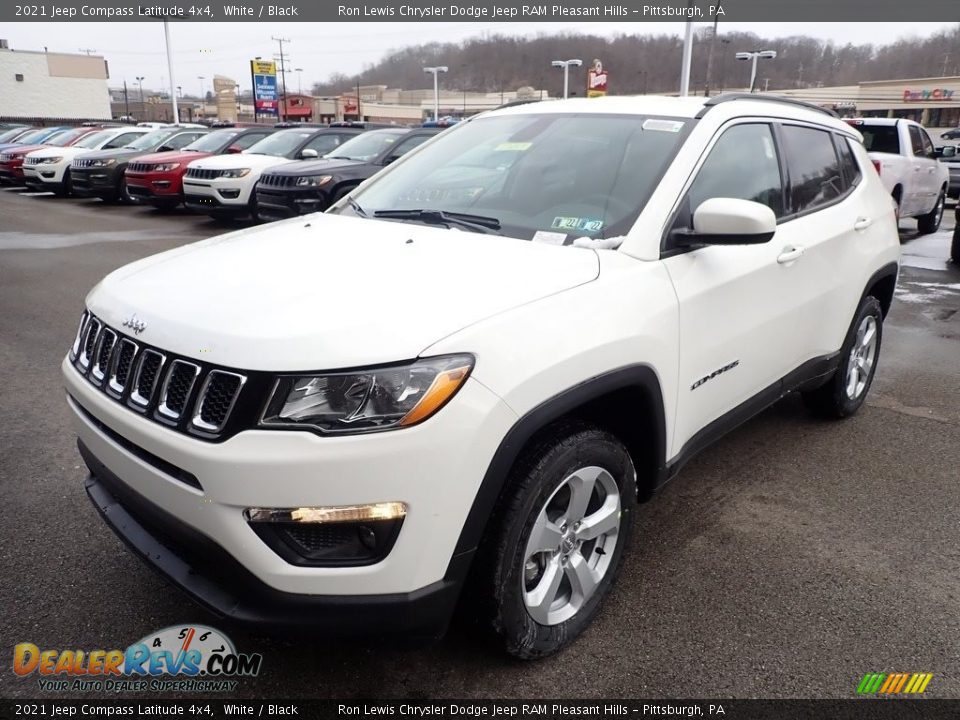 2021 Jeep Compass Latitude 4x4 White / Black Photo #1