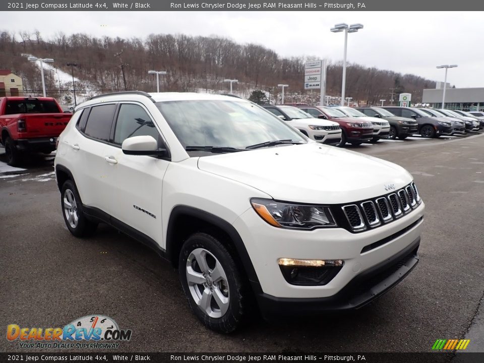 2021 Jeep Compass Latitude 4x4 White / Black Photo #2