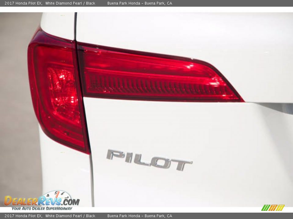 2017 Honda Pilot EX White Diamond Pearl / Black Photo #10