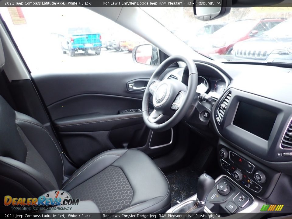 2021 Jeep Compass Latitude 4x4 White / Black Photo #12