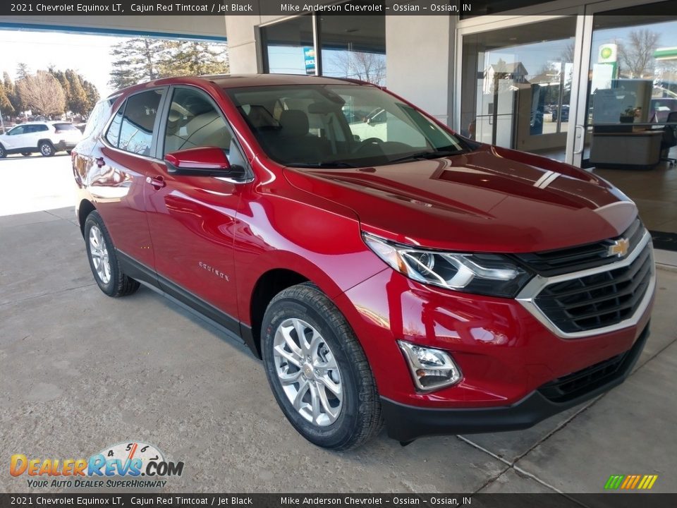 Front 3/4 View of 2021 Chevrolet Equinox LT Photo #2