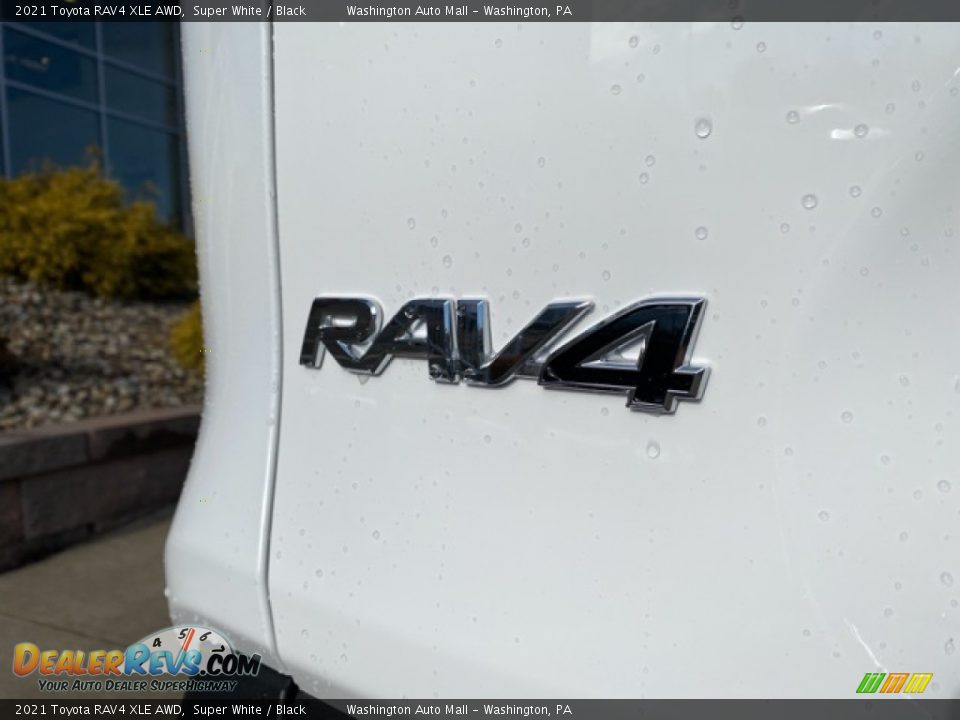 2021 Toyota RAV4 XLE AWD Super White / Black Photo #24