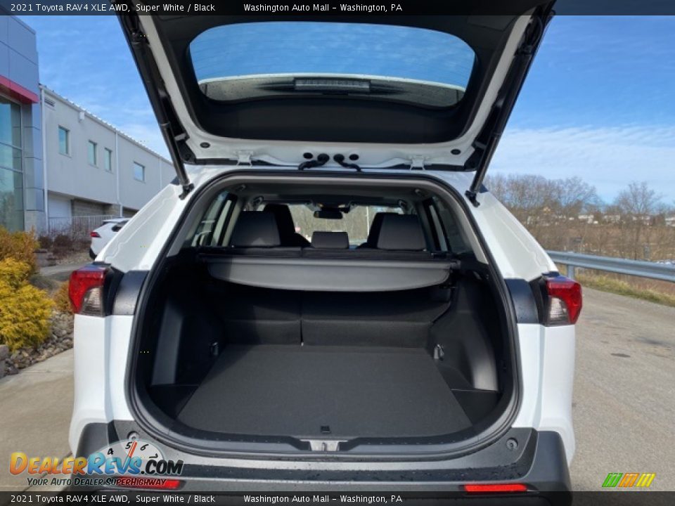 2021 Toyota RAV4 XLE AWD Super White / Black Photo #25