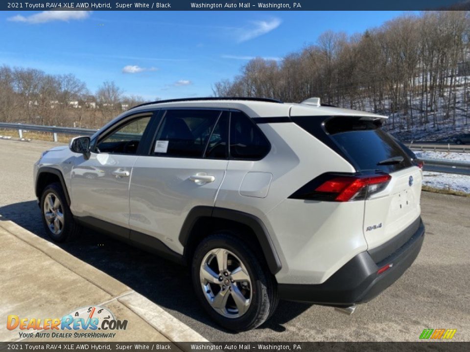 2021 Toyota RAV4 XLE AWD Hybrid Super White / Black Photo #2