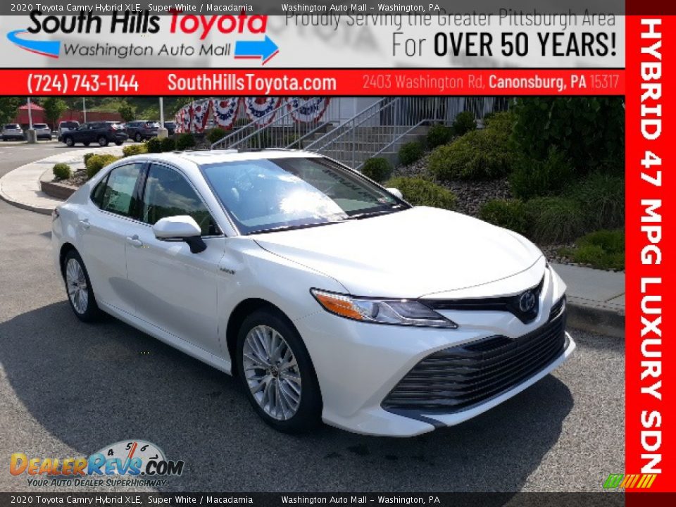 2020 Toyota Camry Hybrid XLE Super White / Macadamia Photo #1