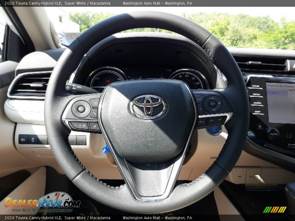 2020 Toyota Camry Hybrid XLE Super White / Macadamia Photo #6