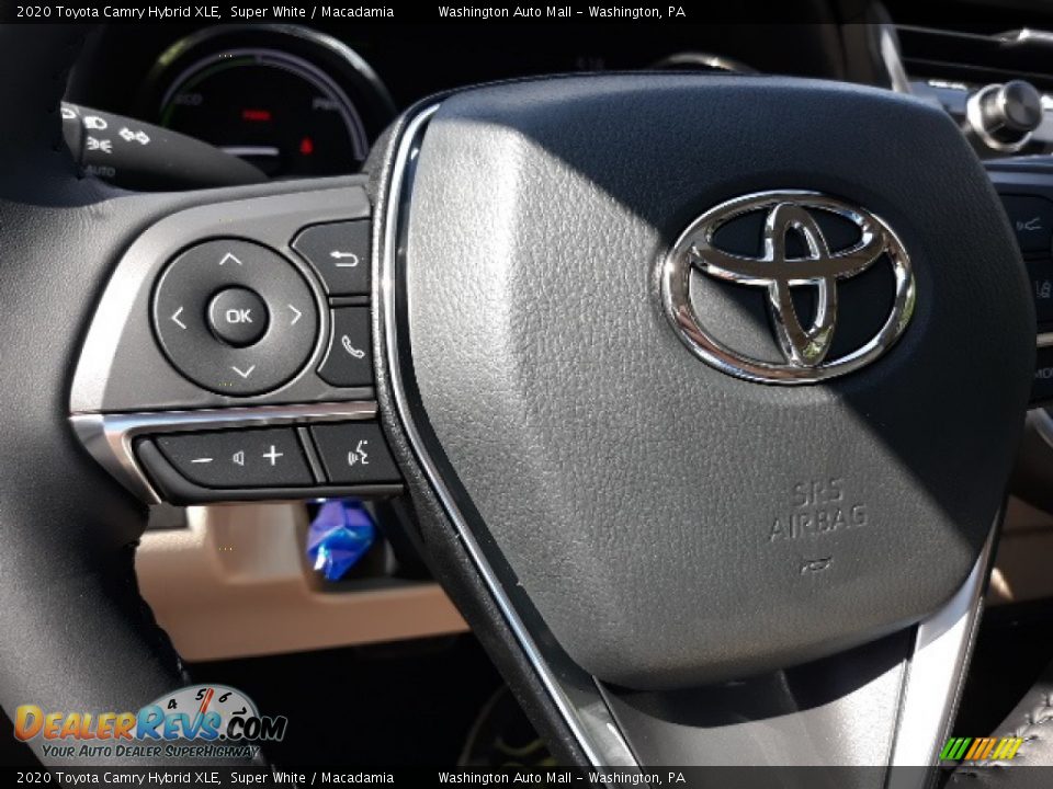 2020 Toyota Camry Hybrid XLE Super White / Macadamia Photo #9
