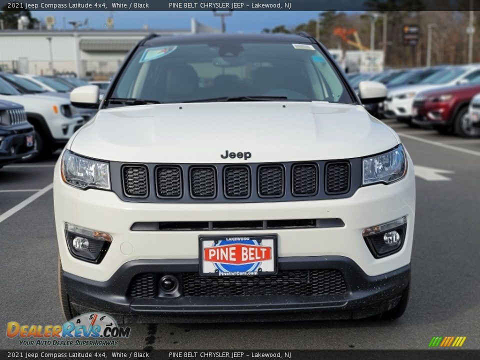 2021 Jeep Compass Latitude 4x4 White / Black Photo #3