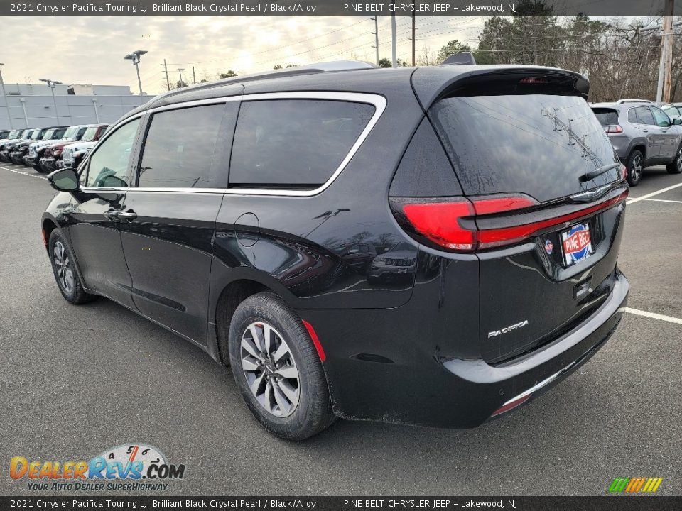 2021 Chrysler Pacifica Touring L Brilliant Black Crystal Pearl / Black/Alloy Photo #6