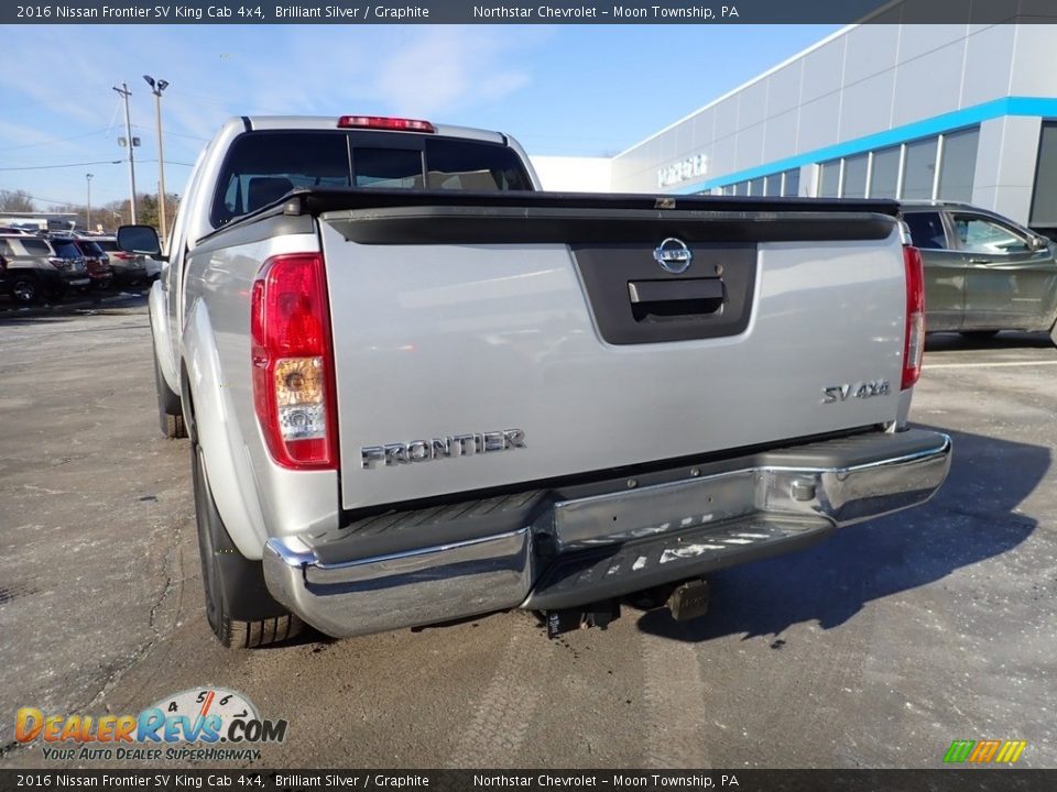 2016 Nissan Frontier SV King Cab 4x4 Brilliant Silver / Graphite Photo #5