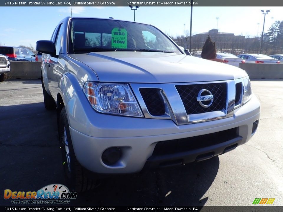 2016 Nissan Frontier SV King Cab 4x4 Brilliant Silver / Graphite Photo #11