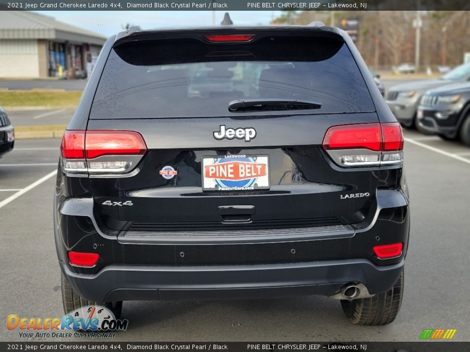 2021 Jeep Grand Cherokee Laredo 4x4 Diamond Black Crystal Pearl / Black Photo #7