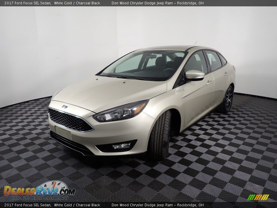2017 Ford Focus SEL Sedan White Gold / Charcoal Black Photo #10