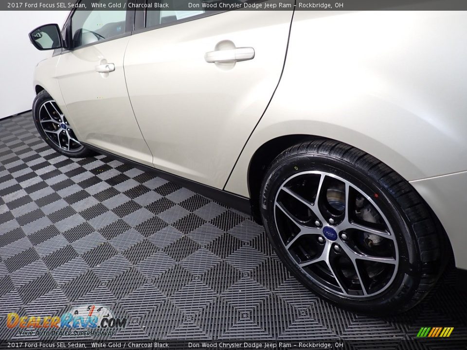 2017 Ford Focus SEL Sedan White Gold / Charcoal Black Photo #12