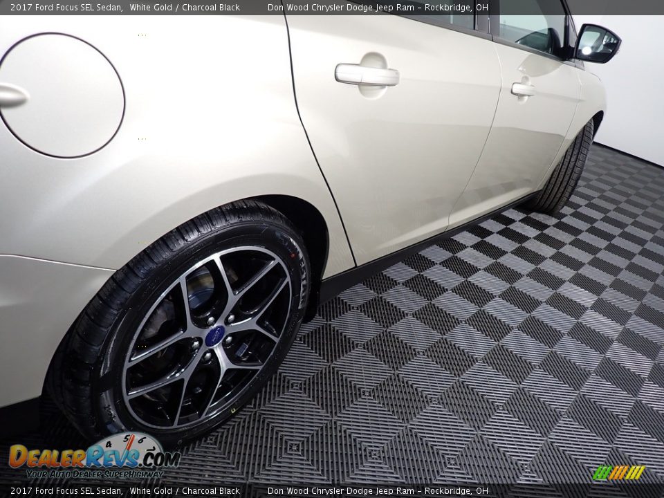 2017 Ford Focus SEL Sedan White Gold / Charcoal Black Photo #19