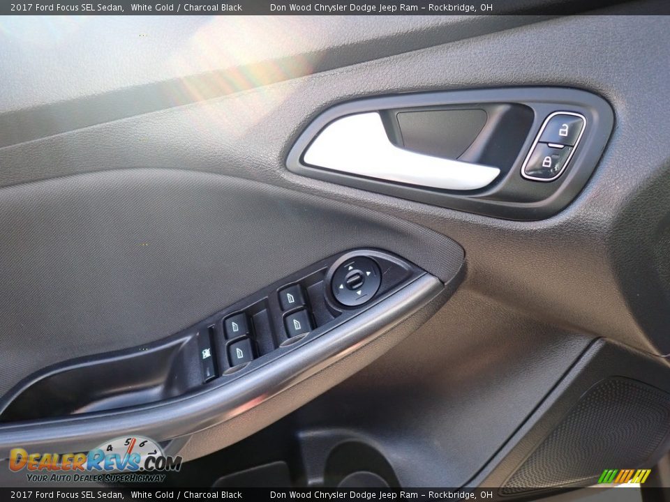 2017 Ford Focus SEL Sedan White Gold / Charcoal Black Photo #21