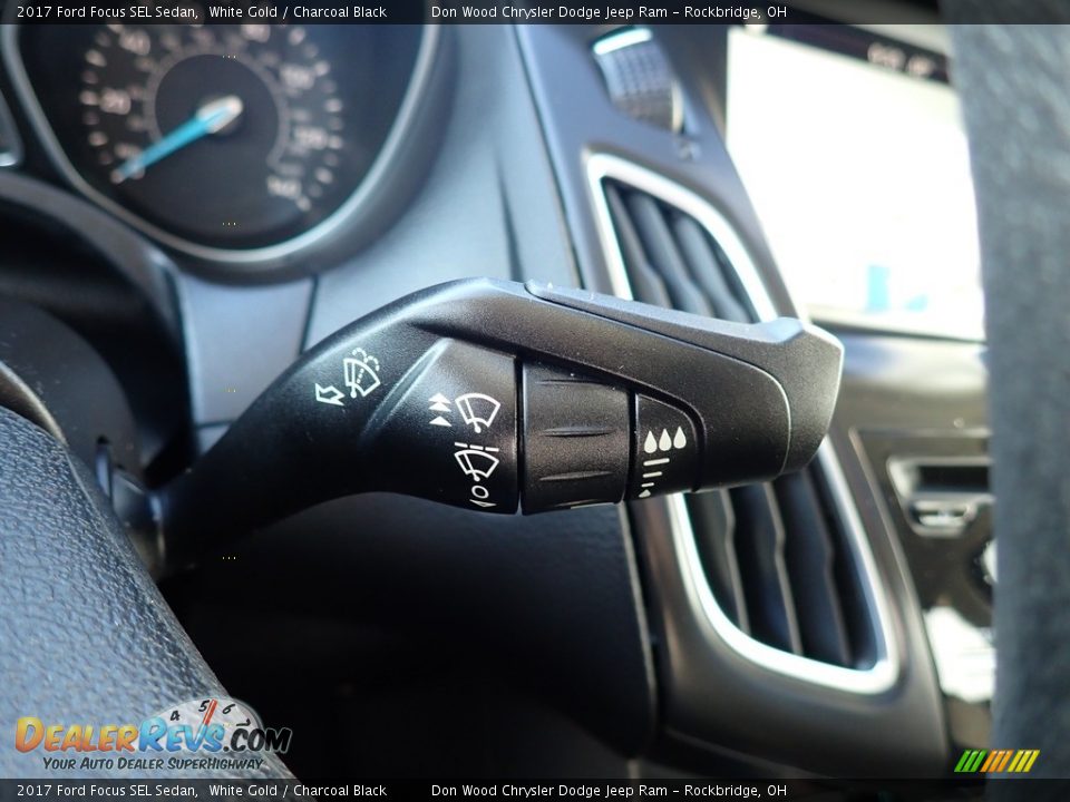 2017 Ford Focus SEL Sedan White Gold / Charcoal Black Photo #29