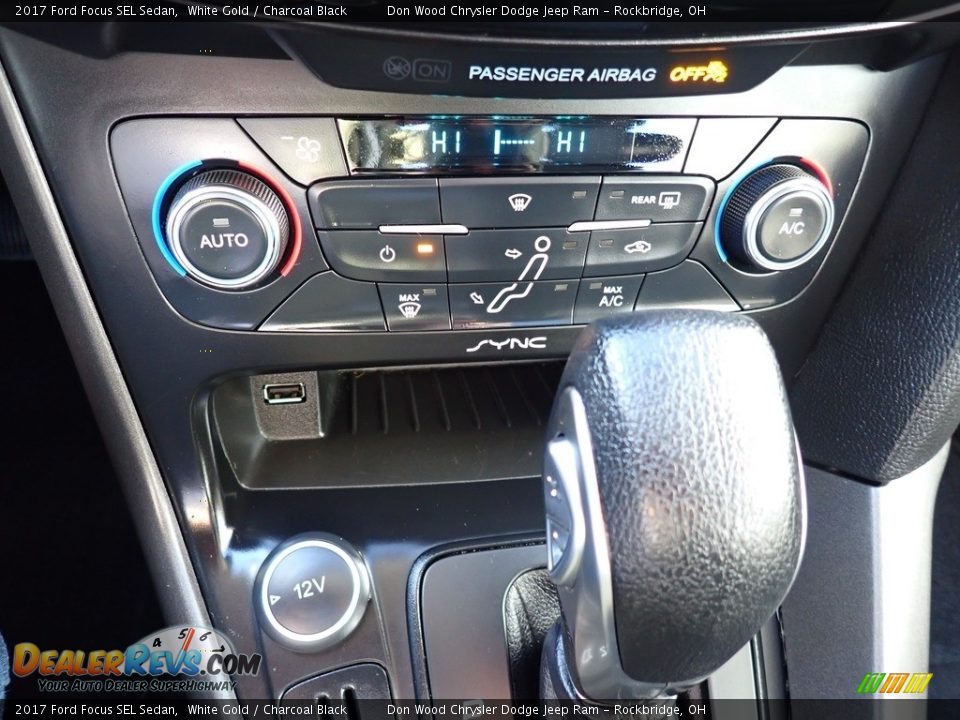 2017 Ford Focus SEL Sedan White Gold / Charcoal Black Photo #31