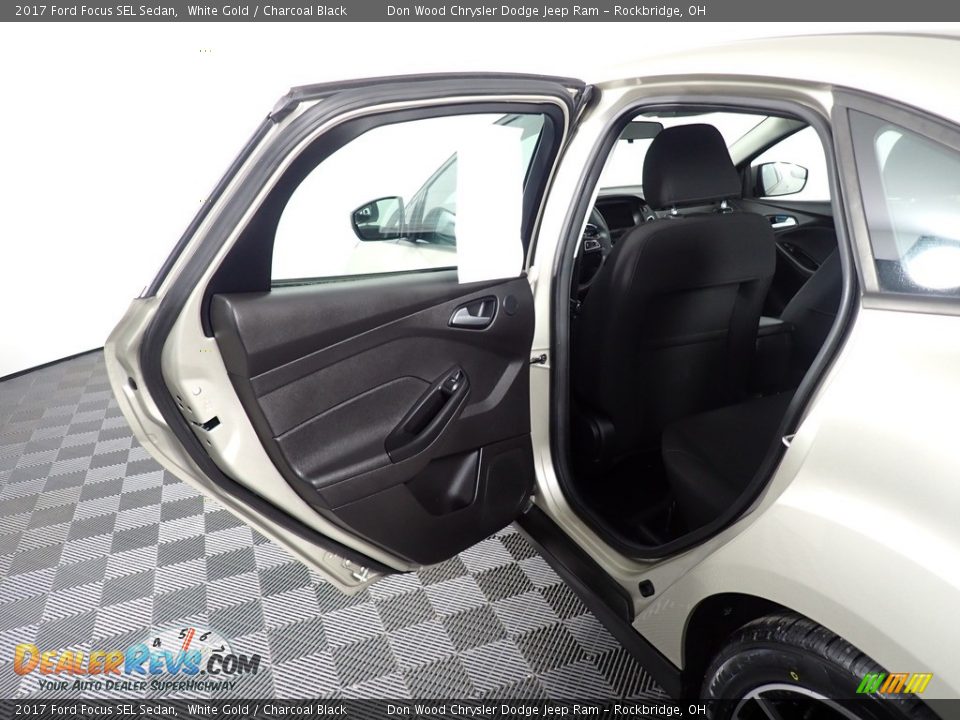 2017 Ford Focus SEL Sedan White Gold / Charcoal Black Photo #35