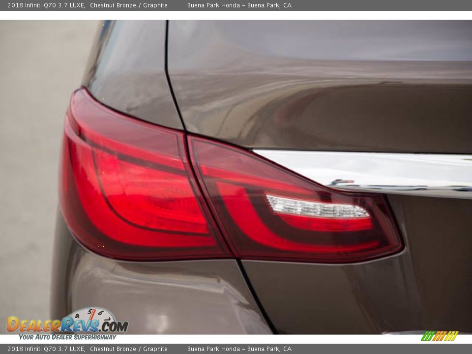 2018 Infiniti Q70 3.7 LUXE Chestnut Bronze / Graphite Photo #10